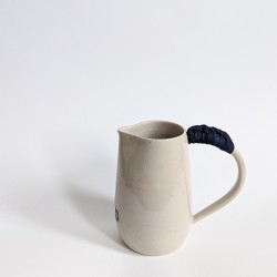 Pichet branche fleurie 2