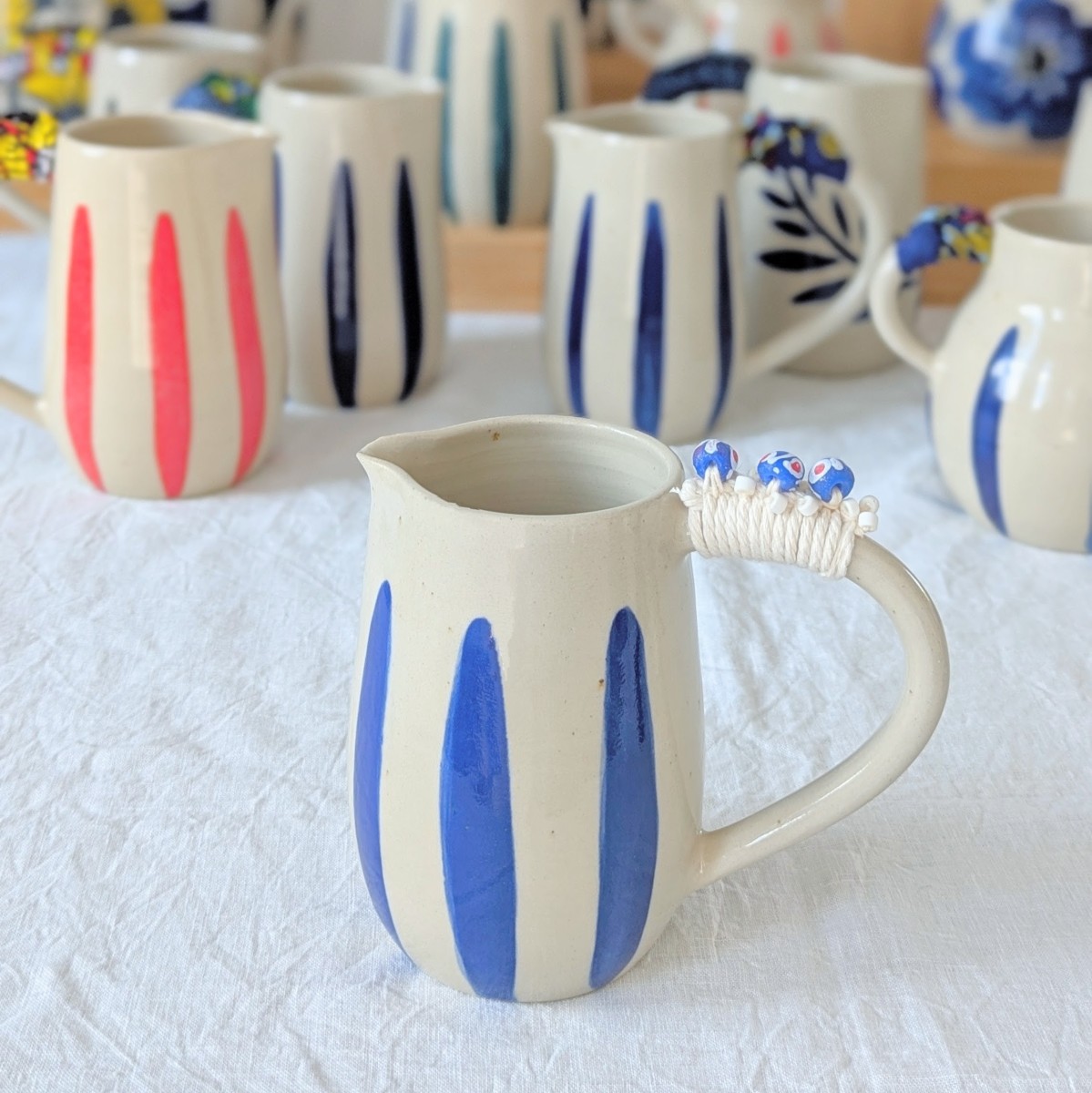 Pichet rayé bleu 1